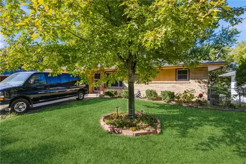 4214 43rd St, Des Moines, IA 50310