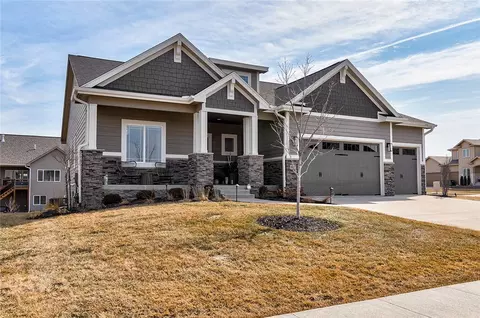 601 NW Harvest Ct, Grimes, IA 50111