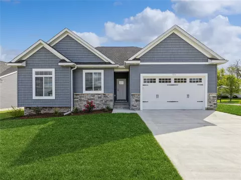 1202 N 18th St, Chariton, IA 50049