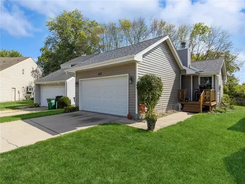 5102 Walnut St, West Des Moines, IA 50265