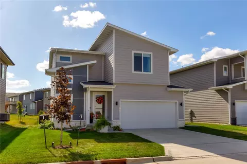 1002 NE 16th St, Grimes, IA 50111