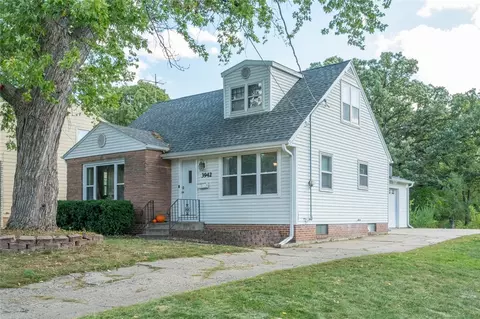 3942 Clinton Ave, Des Moines, IA 50310