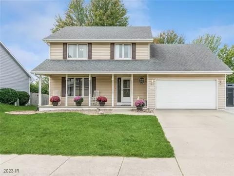 805 N 12th St, Indianola, IA 50125