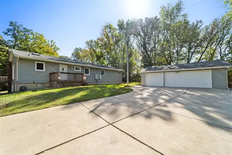 34100 Noble Ct, Adel, IA 50003