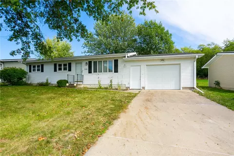 310 S First St, Chariton, IA 50049