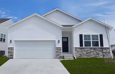 431 Quetzal Dr, Norwalk, IA 50211