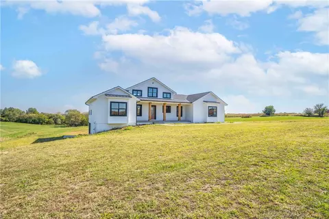 512 Highway 316 Hwy, Swan, IA 50252