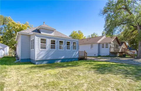 409 3rd St, West Des Moines, IA 50265