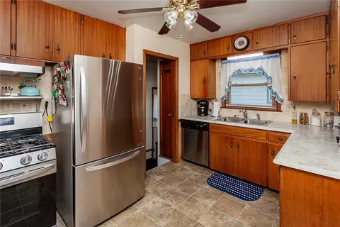 900 12th St, West Des Moines, IA 50265