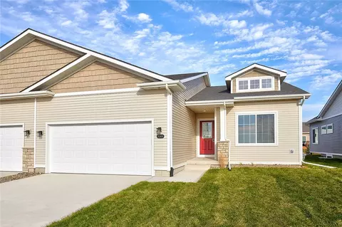 9069 Mockingbird Dr, West Des Moines, IA 50266
