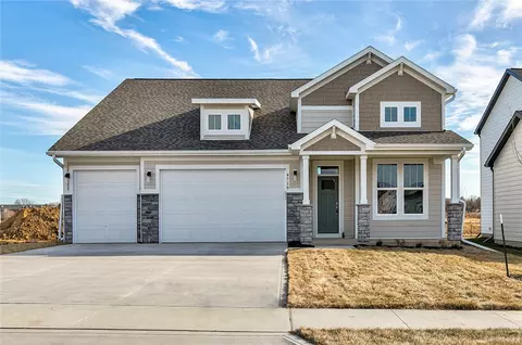 4719 89th St, Urbandale, IA 50322