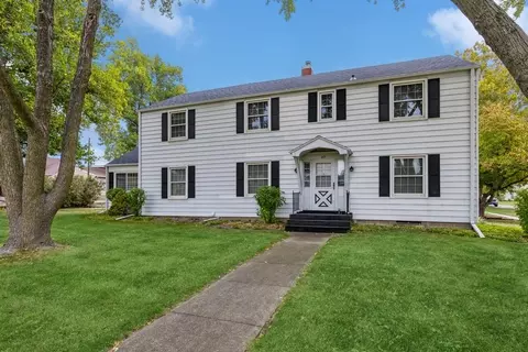 313 S 2nd St, Knoxville, IA 50138
