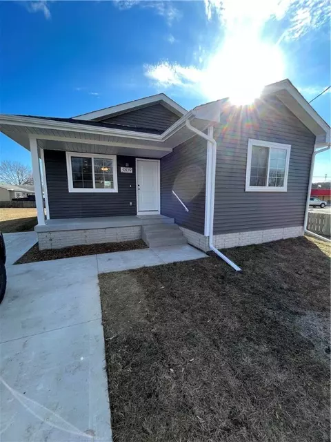 3809 Easton Blvd, Des Moines, IA 50317