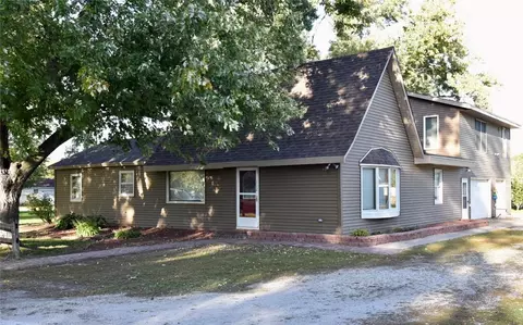 312 S River St, Cambridge, IA 50046