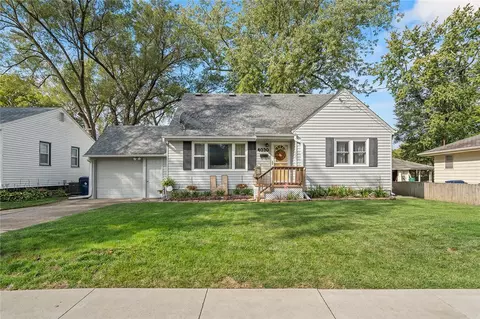 4030 71st St, Urbandale, IA 50322