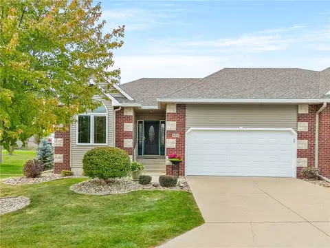 202 NEaglewood Dr, Ankeny, IA 50021