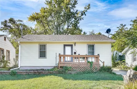 106 Kirkwood Ave, Des Moines, IA 50315