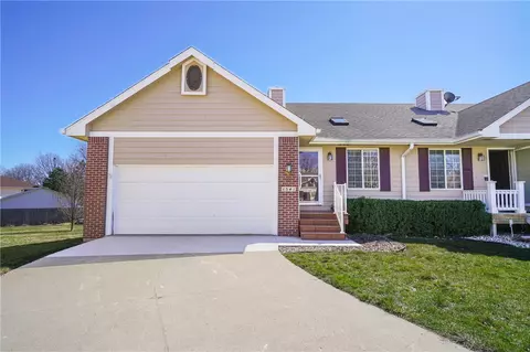 1541 Prairie Ct, Altoona, IA 50009