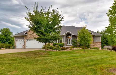 27821 Meadowview Ln, Adel, IA 50003