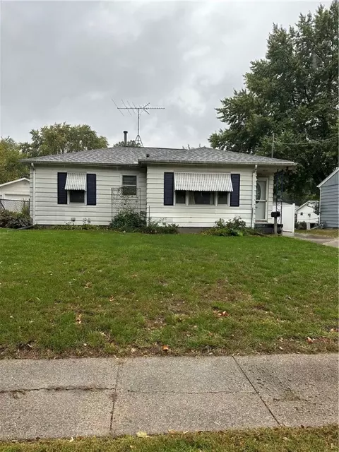 3836 N Union St, Des Moines, IA 50316