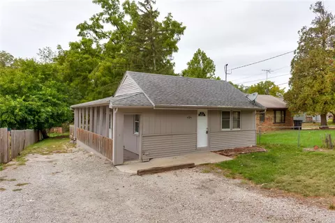 4904 SW 8th St, Des Moines, IA 50315