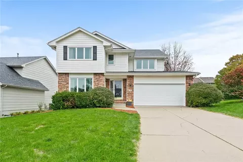 303 58th Ct, West Des Moines, IA 50266