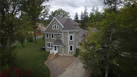 351 370th Ave, Grinnell, IA 50112