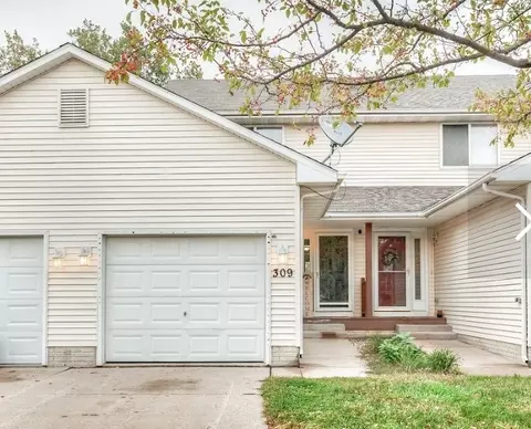 309 N Cherokee Dr, Polk City, IA 50226
