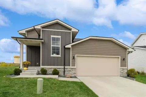4681 171st St, Urbandale, IA 50323