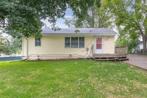 4385 NE 26th St, Des Moines, IA 50317