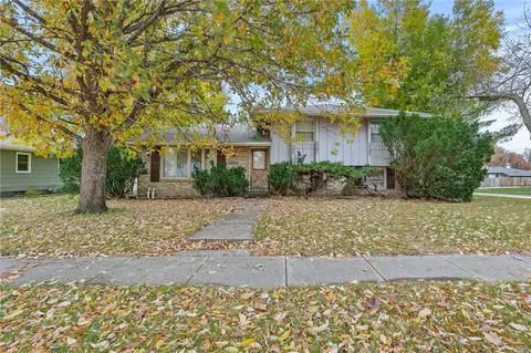 829 SE Innsbruck Dr, Ankeny, IA 50021