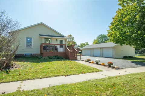 506 E Filmore St, Winterset, IA 50273