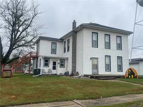 215 E Washington St, Monroe, IA 50170
