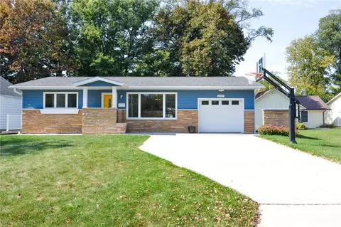 1207 Iowa Ave, Ames, IA 50014