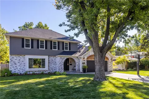 619 34th Pl, West Des Moines, IA 50265