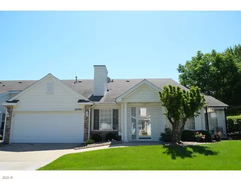 10500 Meredith Dr #1, Urbandale, IA 50322