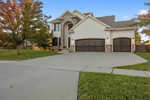 1728 Ashwood Dr SW, Altoona, IA 50009