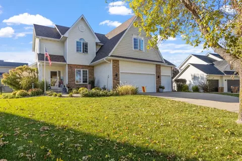 6708 Cheldon Ct, Johnston, IA 50131