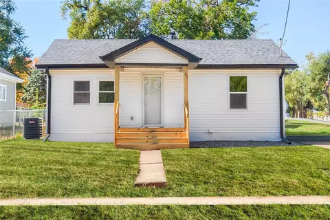 830 E 27th St, Des Moines, IA 50317