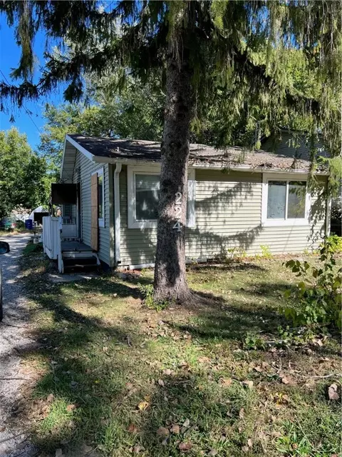 224 E Payton Ave, Des Moines, IA 50315