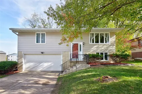 600 John Clinton Dr, Carlisle, IA 50047