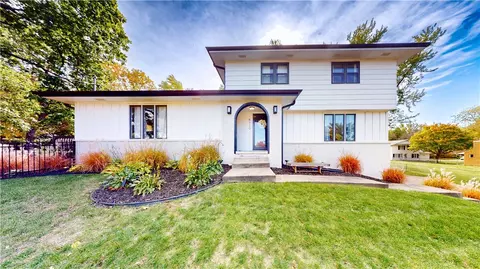 4110 Shawnee Ave, Des Moines, IA 50310