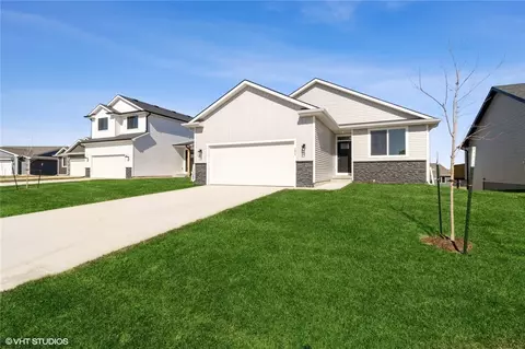 295 NW Horan Ct, Waukee, IA 50263