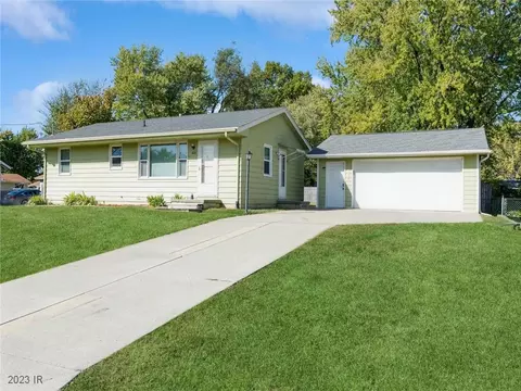 620 George St, Hartford, IA 50118