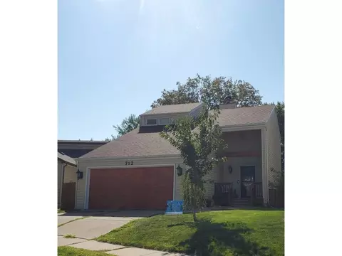 712 Knolls Ct, West Des Moines, IA 50265