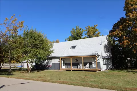 305 N 5th St, Milo, IA 50166