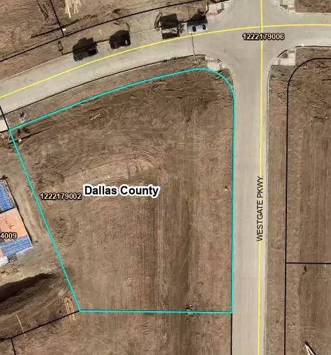 17932 Townsend Dr, Clive, IA 50325