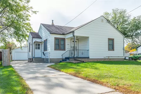 910 Rose Ave, Des Moines, IA 50315