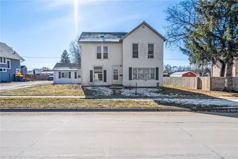 407 W Salem Ave, Indianola, IA 50125