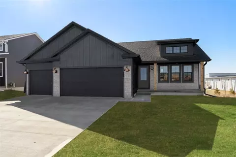 2124 Waller Ave, Norwalk, IA 50211